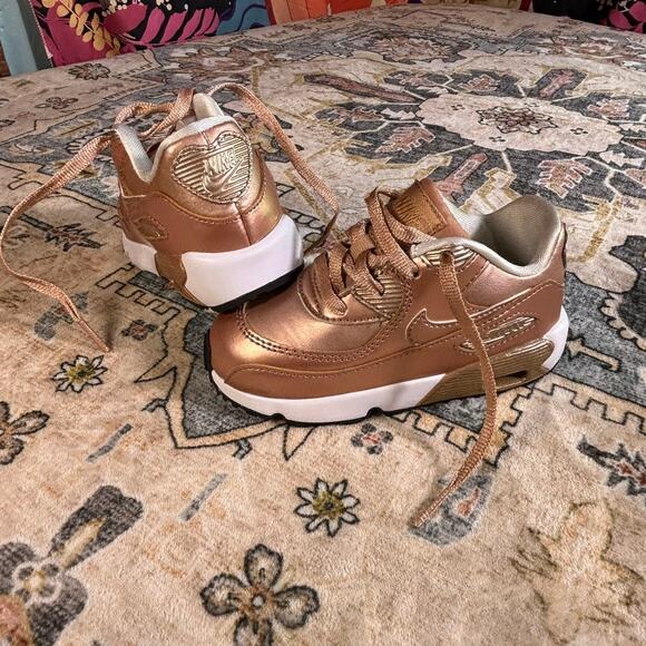 Nike Air Max 90 SE Metallic Rose Gold Girls Kids Toddler Size 8C Sneakers - Picture 13 of 13